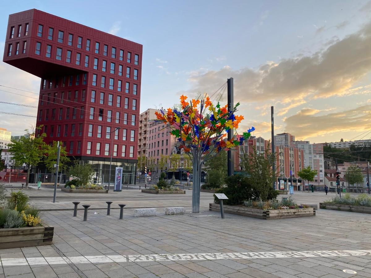 CHIC&COSY GRAND APPART BUSINESS Centre NETFLIX Saint-Etienne  Extérieur photo